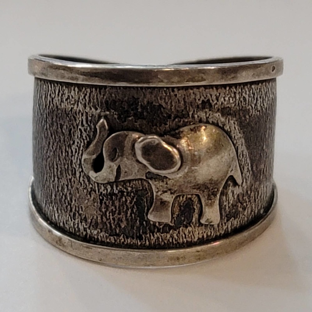 Vintage embossed elephant cuff ring, silver